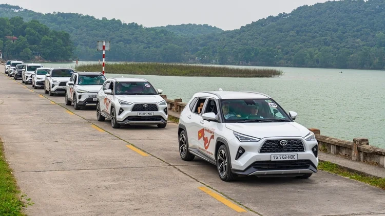 Toyota Vietnam May 2026 Sales Report: Hybrid Success and the Rise of the Hilux