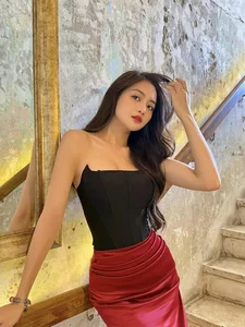 Actress Thuy Anh Showcases Elegance and Sophistication in New Sensual Fashion Photoshoot - image 2