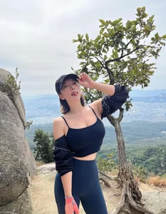Popular Korean Streamer Gains Massive Following After Unexpectedly Viral Vietnam Travel Vlog - image 2