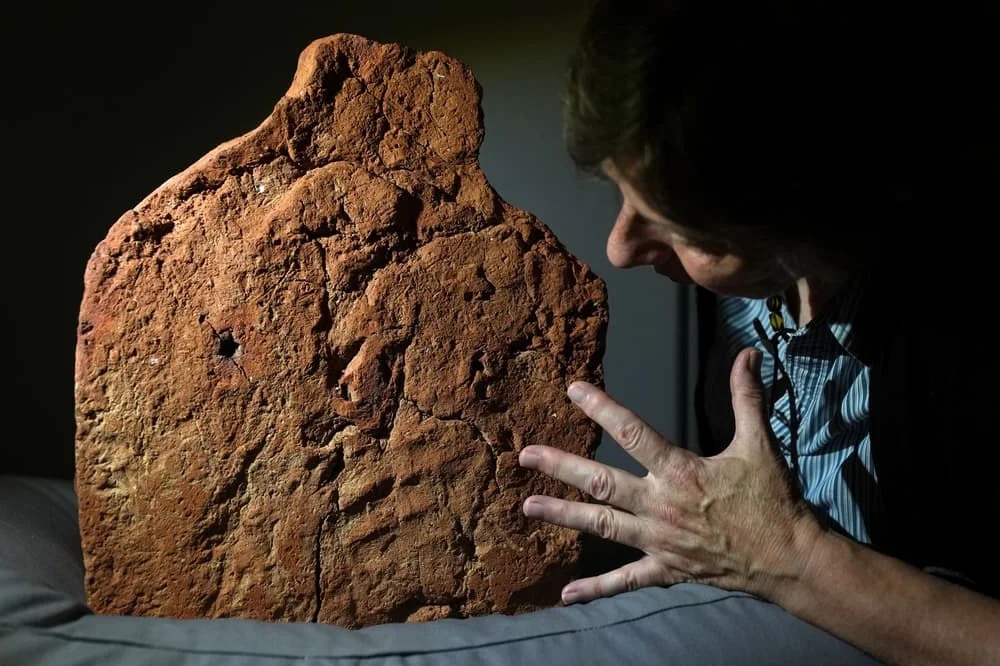 Archaeologists Stunned by Incredible Discovery Inside Ancient Egyptian Tomb