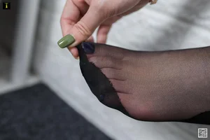 IESS Xiao Shan: Vintage Mid-Line Stockings Fashion Gallery - image 12