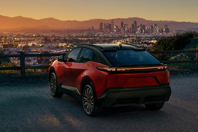 2026 Subaru Uncharted Debuts as Stylish Twin to Toyota C-HR+