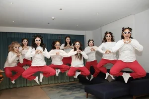 Ho Ngoc Ha Fashionable Twins and Phanh Lee Postpartum Fitness - image 0