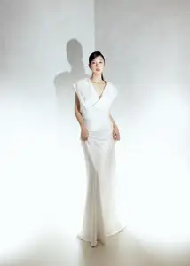 Trinh My Duyen: Fresh, Pure Beauty Like a Muse Under Golden Sunlight - image 7