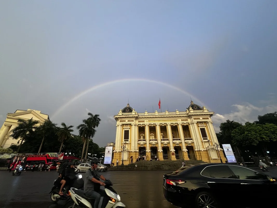 Breathtaking Double Rainbow Lights Up Hanoi's Golden Sky