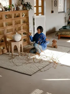 Young Couple Retires at 34 to Transform Island Chicken Coop Into Luxury Home - image 5