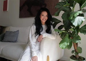 Vietnamese Singer Hong Nhung Inspires with Youthful and Playful Style at 53 - image 2