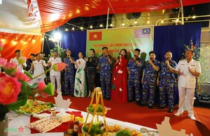 Diplomatic Dinner on Vietnam Navy Ship 20 in Malaysia - image 0