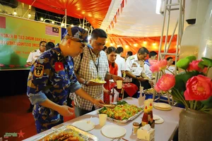 Diplomatic Dinner on Vietnam Navy Ship 20 in Malaysia - image 2