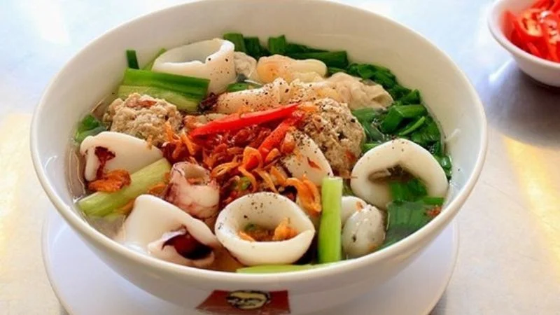 Ultimate Culinary Guide to the Best Hu Tieu Stalls in Saigon