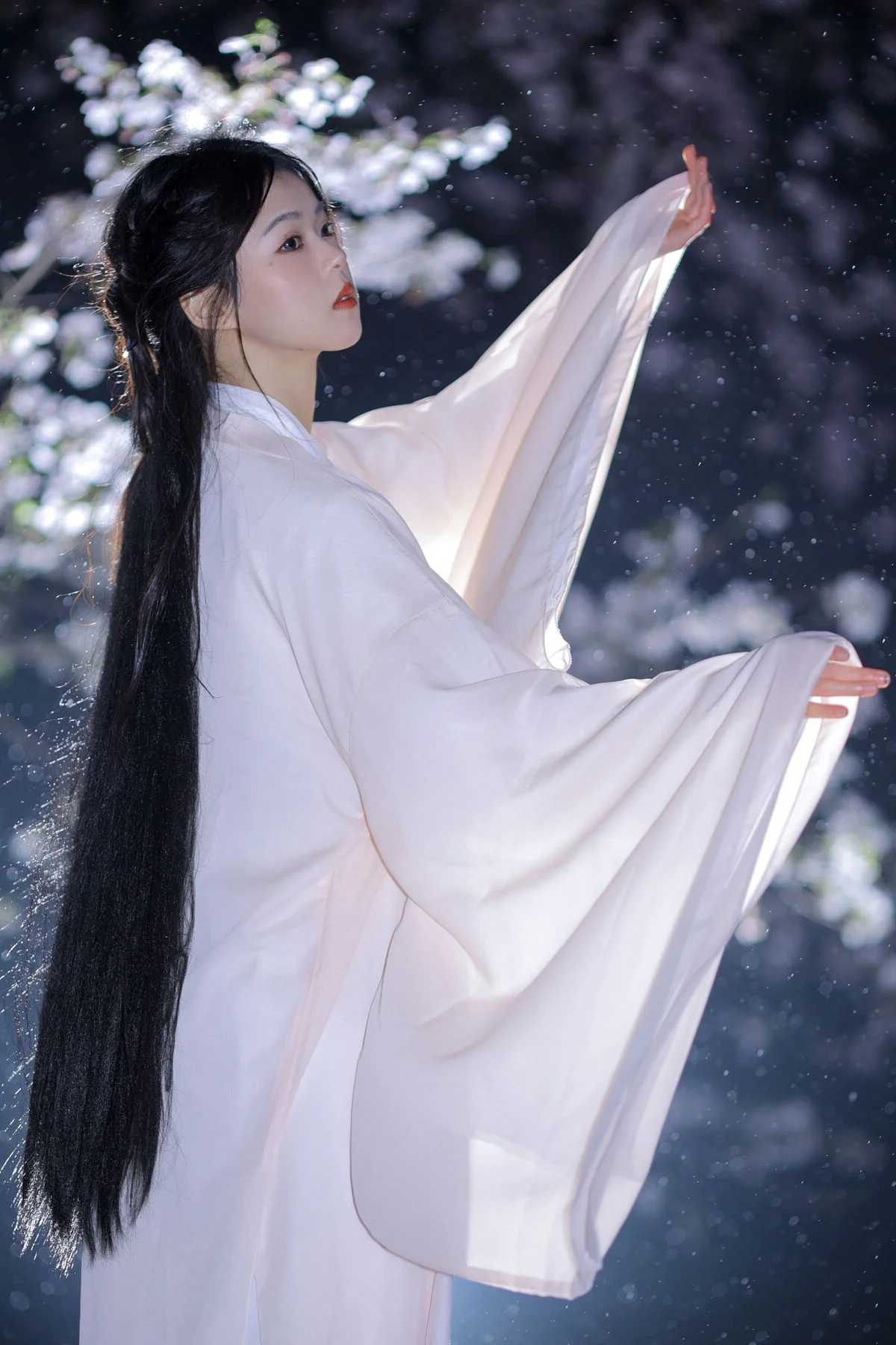 YiTuYu Art Language Vol.6792: Xiao Yang Showcases Modern Elegance in Artistic Photography