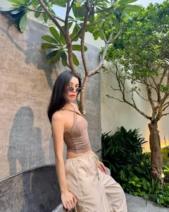 Ngoc Thao Embraces the Sun: Stunning 'City Girl' Aesthetic and Summer Fashion Inspiration - image 3