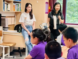 The Billionaire Daughter Who Chose a Humble Life as a Teacher - image 4