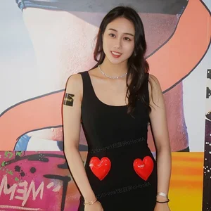 The Billionaire Daughter Who Chose a Humble Life as a Teacher - image 6