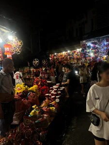 Vibrant Mid-Autumn Festival Celebrations: Street Check-ins and Grand Residential Events - image 3