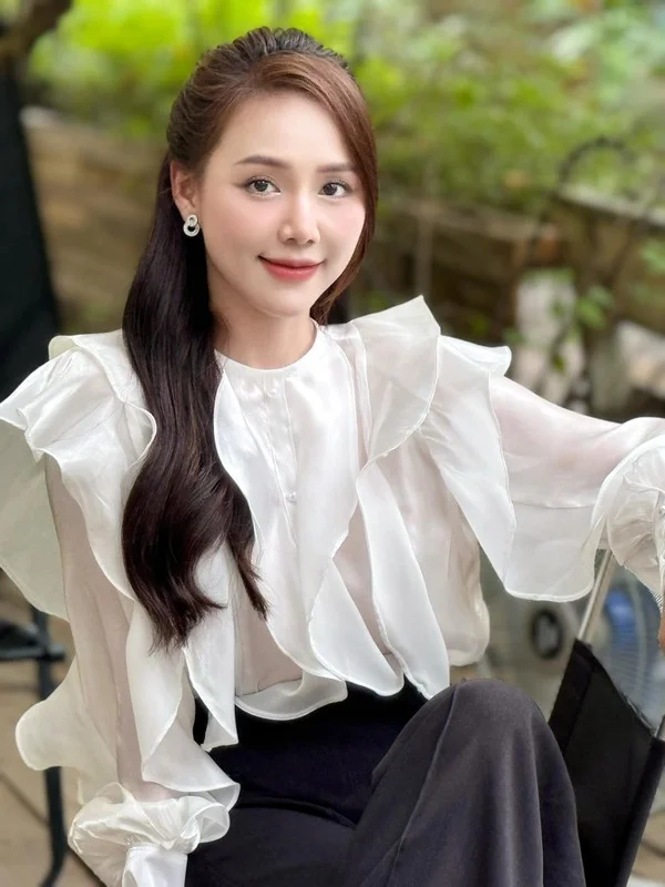 From Screen Roles to Style Icon: The Stunning Transformation of Minh Thu
