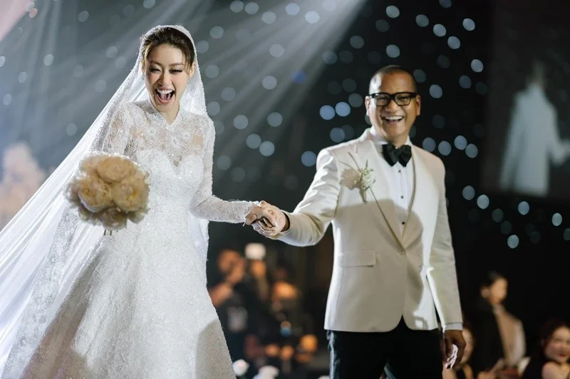 The Blossoming Romance and Sweet Marriage of Miss Universe Vietnam Khanh Van