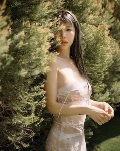 Thai Beauty Showcases Bold Mermaid-Inspired Lingerie in Breathtaking New Gallery - image 1