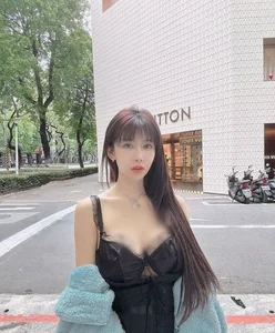 Thai Beauty Showcases Bold Mermaid-Inspired Lingerie in Breathtaking New Gallery - image 4