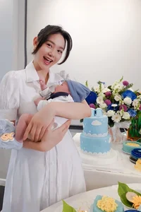 Celebrating Joy: Vietnamese Celebrities Who Welcomed New Babies in 2023 - image 2