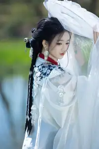 Wan Jiang Ting Vol.8722: Ethereal Beauty by the Stream, A Poetic Visual Journey - image 4