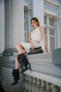 Vietnamese Celebrities Turn Heads Globally with Exquisite Fashion and Style - image 1