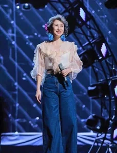 Ageless Style: How 70-Year-Old Singer Ye Qianwen Redefines Senior Fashion - image 1
