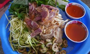 Savoring the Flavors of Vinh City: 6 Essential Must-Try Local Dishes - image 3