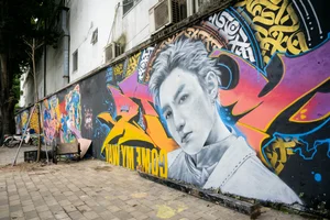 Son Tung M-TP Graffiti Wall in Hanoi Becomes Viral Check-In Hotspot - image 5