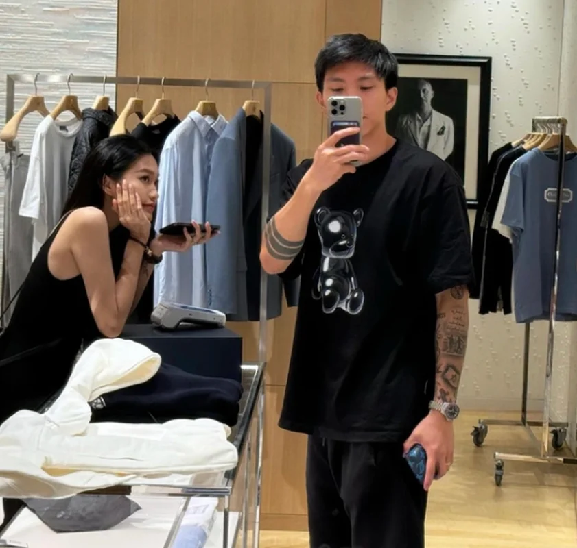 Doan Van Hau and Wife Doan Hai My Share Romantic Singapore Getaway