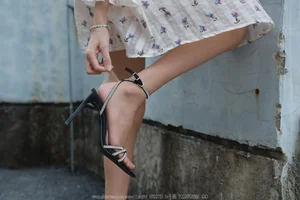 Tuantuan Breezy Summer Style: IESS Dynamic Skirt and Leg Photography - image 6