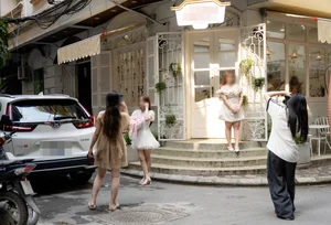 The 'Meo Meo' Trend: How Excessive Content Creation is Changing Cafe Culture Etiquette - image 2
