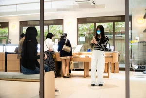 The 'Meo Meo' Trend: How Excessive Content Creation is Changing Cafe Culture Etiquette - image 1