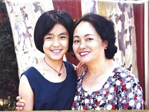 Tăng Thanh Hà Shares Heartwarming Travel Moments with Her Mother: A Glimpse into the Star's Family Life - image 4