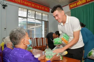 Hoa Hau Trang Khuyet Viet Nam: Overcoming Adversity and Giving Back - image 2
