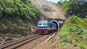 Alarming Degradation of the Longest Railway Tunnel on Hai Van Pass - image 0