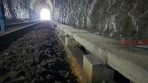 Alarming Degradation of the Longest Railway Tunnel on Hai Van Pass - image 1