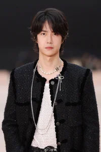Jennie Absent, Wang Yibo Stuns as 'Male God' at Chanel Fashion Show - image 18