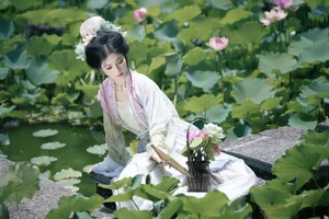 YiTuYu Art Language Vol.9523: Wu Ying Kun Kun Photo Series - image 18