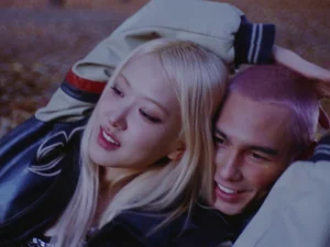 K-Pop Battle: Rosé, Jisoo, and Twice Return as NewJeans Drops Shocking News - image 10