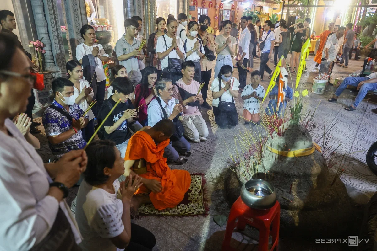 Traditional Khmer Sand Mountain Building Ritual During Chol Chnam Thmay Festival