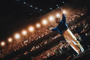 Harry Styles Breaks Decade-Old Music Record with Smash Hits - image 0