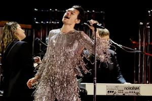 Harry Styles Breaks Decade-Old Music Record with Smash Hits - image 4