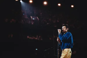 Harry Styles Breaks Decade-Old Music Record with Smash Hits - image 3