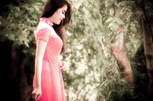 Elegant Vietnamese Ao Dai: Beautiful Traditional Dress Portrait Collection - image 8