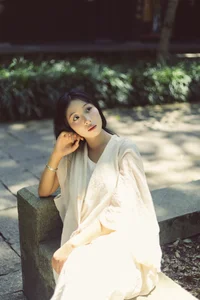 YiTuYu Art Language Vol.10311 Xiao U: A Stunning 36-Photo Gallery of Modern Aesthetic Photography - image 12