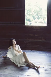 YiTuYu Art Language Vol.10311 Xiao U: A Stunning 36-Photo Gallery of Modern Aesthetic Photography - image 25
