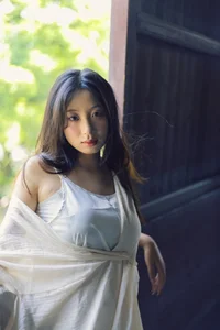 YiTuYu Art Language Vol.10311 Xiao U: A Stunning 36-Photo Gallery of Modern Aesthetic Photography - image 8