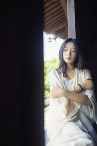 YiTuYu Art Language Vol.10311 Xiao U: A Stunning 36-Photo Gallery of Modern Aesthetic Photography - image 14