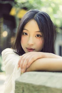 YiTuYu Art Language Vol.10311 Xiao U: A Stunning 36-Photo Gallery of Modern Aesthetic Photography - image 28